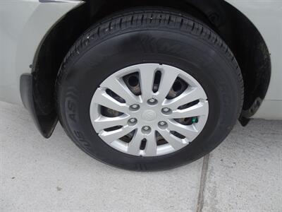 2014 Kia Sedona LX 3.5L V6 FWD - Photo 27 - Cincinnati, OH 45255