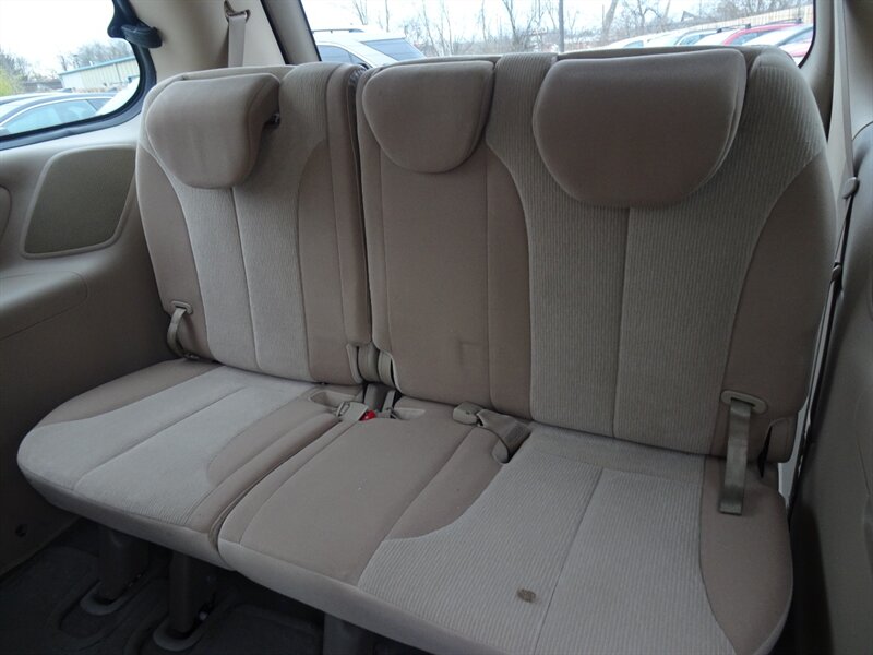 2014 Kia Sedona LX 3.5L V6 FWD - Photo 12 - Cincinnati, OH 45255