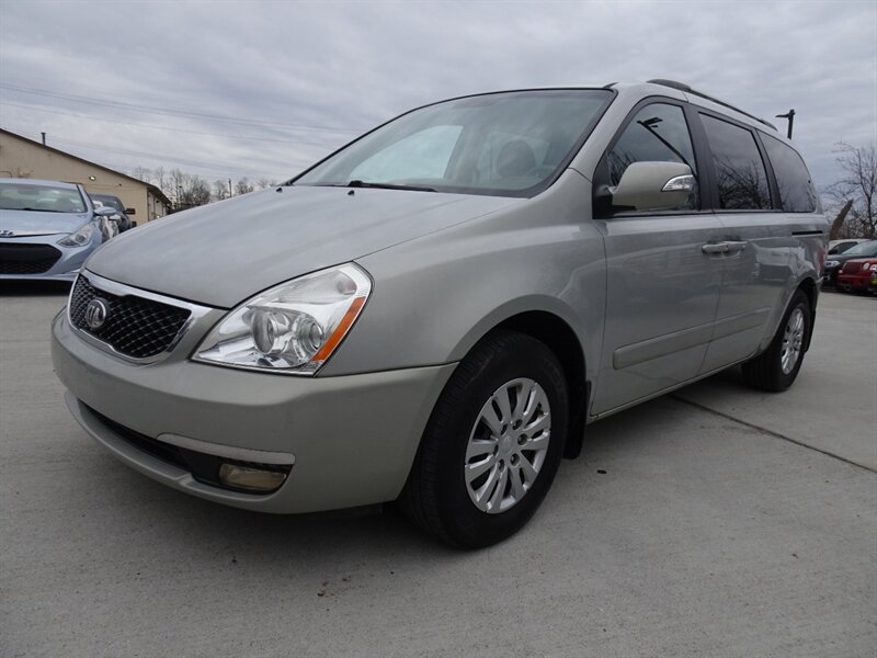 2014 Kia Sedona LX 3.5L V6 FWD - Photo 3 - Cincinnati, OH 45255