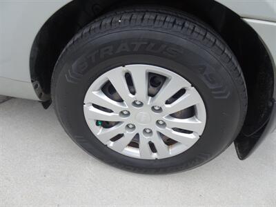 2014 Kia Sedona LX 3.5L V6 FWD - Photo 28 - Cincinnati, OH 45255