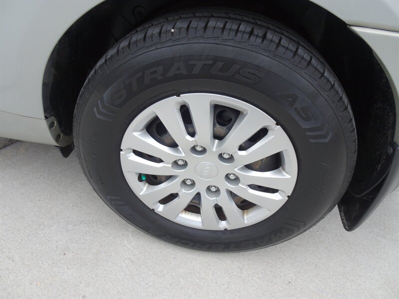 2014 Kia Sedona LX 3.5L V6 FWD - Photo 28 - Cincinnati, OH 45255