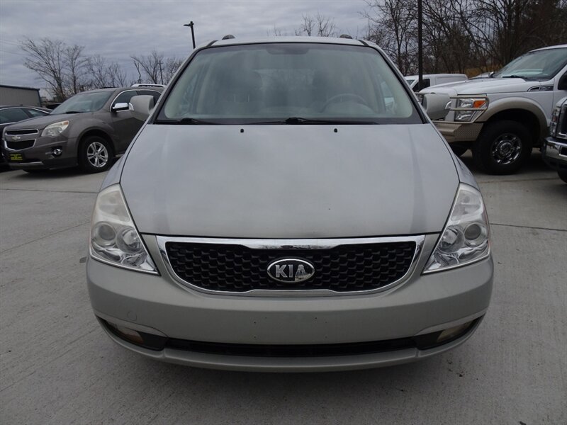 2014 Kia Sedona LX 3.5L V6 FWD - Photo 2 - Cincinnati, OH 45255