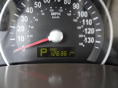 2014 Kia Sedona LX 3.5L V6 FWD - Photo 20 - Cincinnati, OH 45255