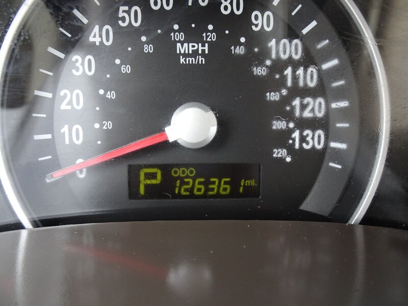 2014 Kia Sedona LX 3.5L V6 FWD - Photo 20 - Cincinnati, OH 45255