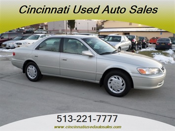 2001 Toyota Camry LE   - Photo 1 - Cincinnati, OH 45255