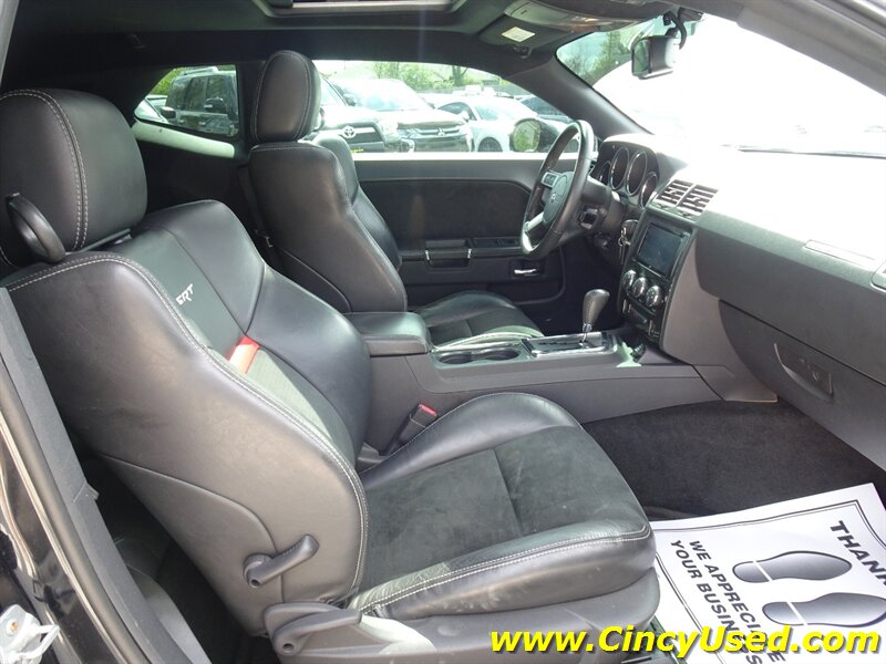 2009 Dodge Challenger SRT8 - Photo 15 - Cincinnati, OH 45255