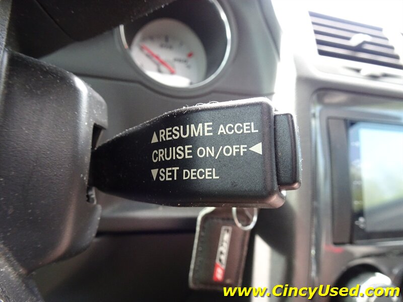 2009 Dodge Challenger SRT8 - Photo 21 - Cincinnati, OH 45255