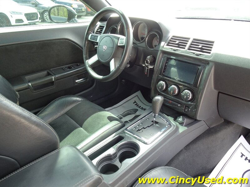 2009 Dodge Challenger SRT8 - Photo 16 - Cincinnati, OH 45255