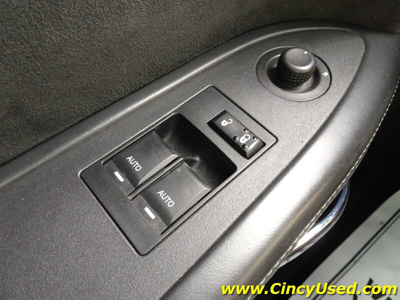 2009 Dodge Challenger SRT8 - Photo 23 - Cincinnati, OH 45255