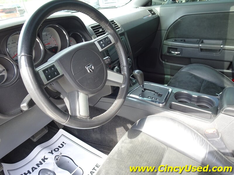 2009 Dodge Challenger SRT8 - Photo 10 - Cincinnati, OH 45255