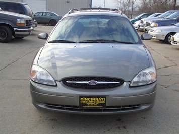 2001 Ford Taurus SE   - Photo 2 - Cincinnati, OH 45255