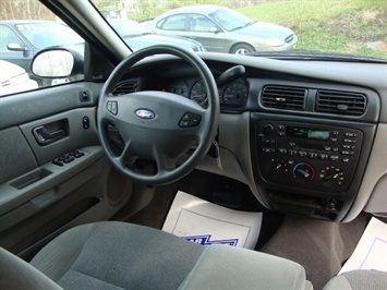 2001 Ford Taurus SE   - Photo 7 - Cincinnati, OH 45255