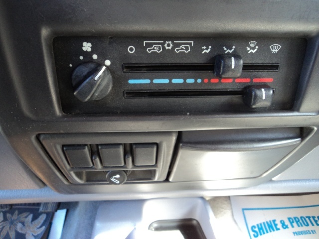 1998 Jeep Wrangler SE - Photo 18 - Cincinnati, OH 45255