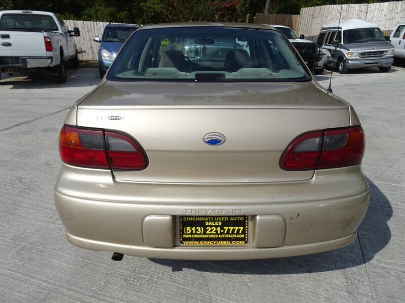 2005 Chevrolet Malibu Classic   - Photo 5 - Cincinnati, OH 45255