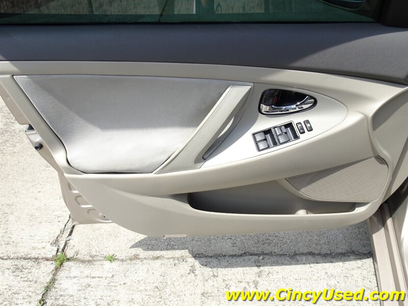 2009 Toyota Camry LE - Photo 24 - Cincinnati, OH 45255
