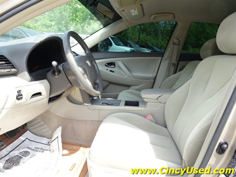 2009 Toyota Camry LE - Photo 10 - Cincinnati, OH 45255