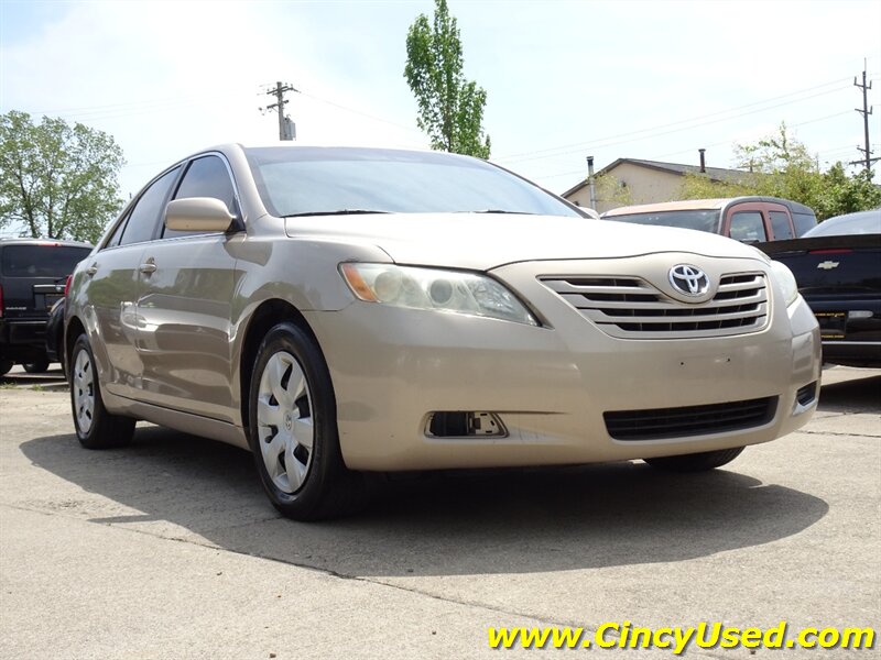 2009 Toyota Camry LE - Photo 4 - Cincinnati, OH 45255