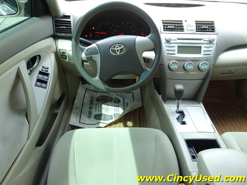 2009 Toyota Camry LE - Photo 9 - Cincinnati, OH 45255