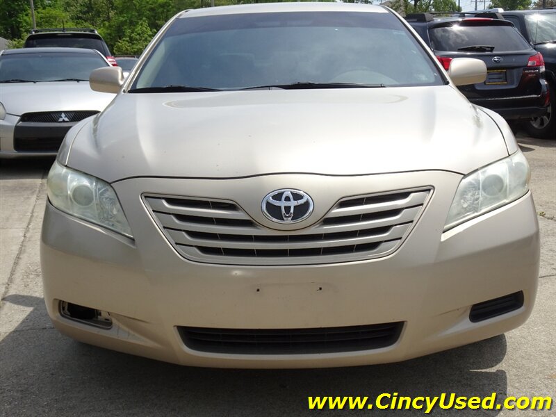 2009 Toyota Camry LE - Photo 2 - Cincinnati, OH 45255
