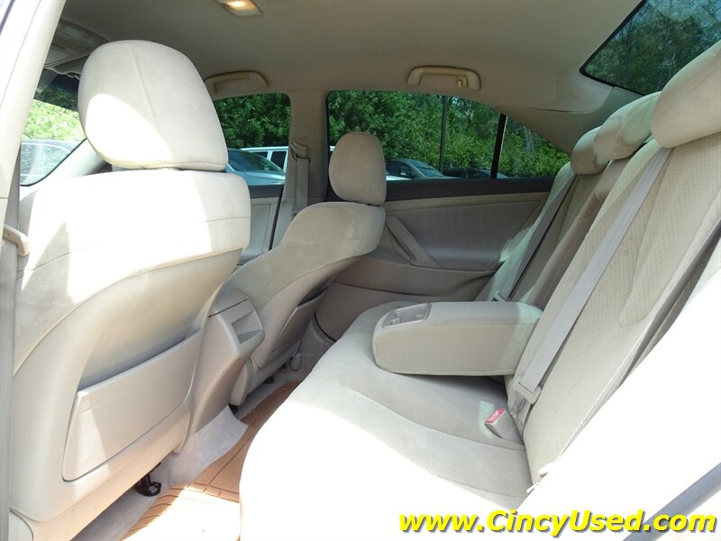 2009 Toyota Camry LE - Photo 12 - Cincinnati, OH 45255
