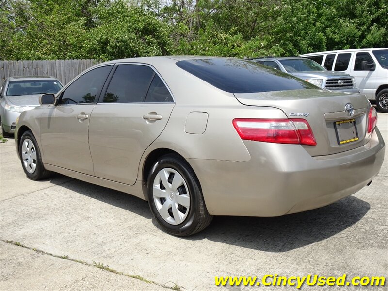 2009 Toyota Camry LE - Photo 8 - Cincinnati, OH 45255