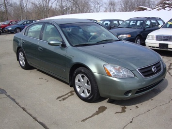 2002 Nissan Altima SL   - Photo 1 - Cincinnati, OH 45255