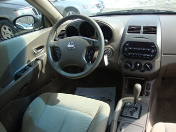 2002 Nissan Altima SL   - Photo 7 - Cincinnati, OH 45255