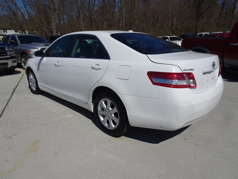 2011 Toyota Camry LE 2.5L I4 FWD - Photo 6 - Cincinnati, OH 45255