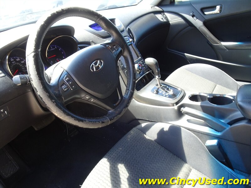 2011 Hyundai Genesis 2.0T Premium - Photo 10 - Cincinnati, OH 45255