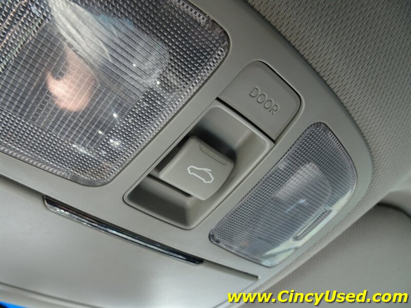 2011 Hyundai Genesis 2.0T Premium - Photo 26 - Cincinnati, OH 45255