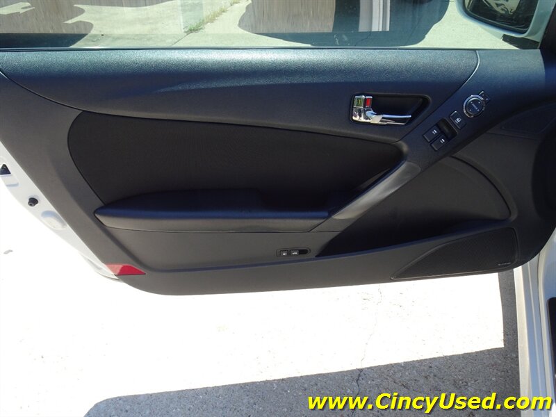 2011 Hyundai Genesis 2.0T Premium - Photo 28 - Cincinnati, OH 45255