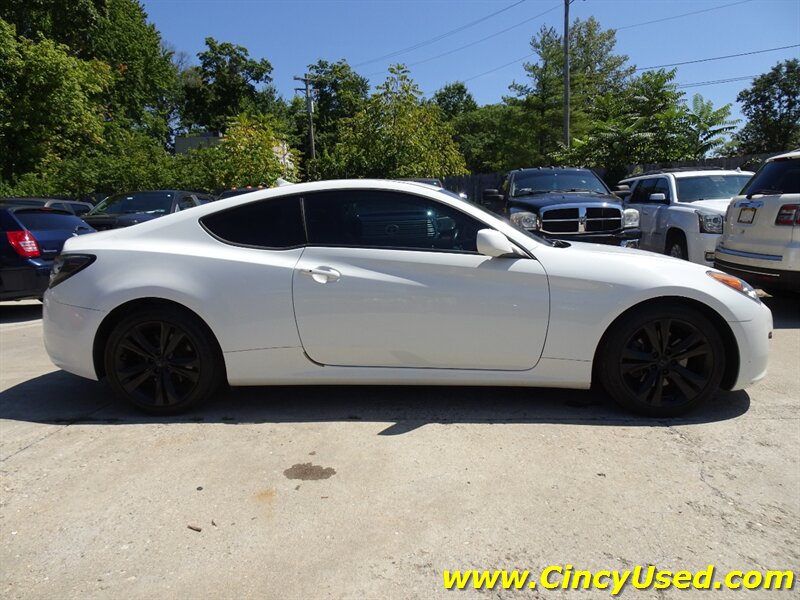 2011 Hyundai Genesis 2.0T Premium - Photo 5 - Cincinnati, OH 45255