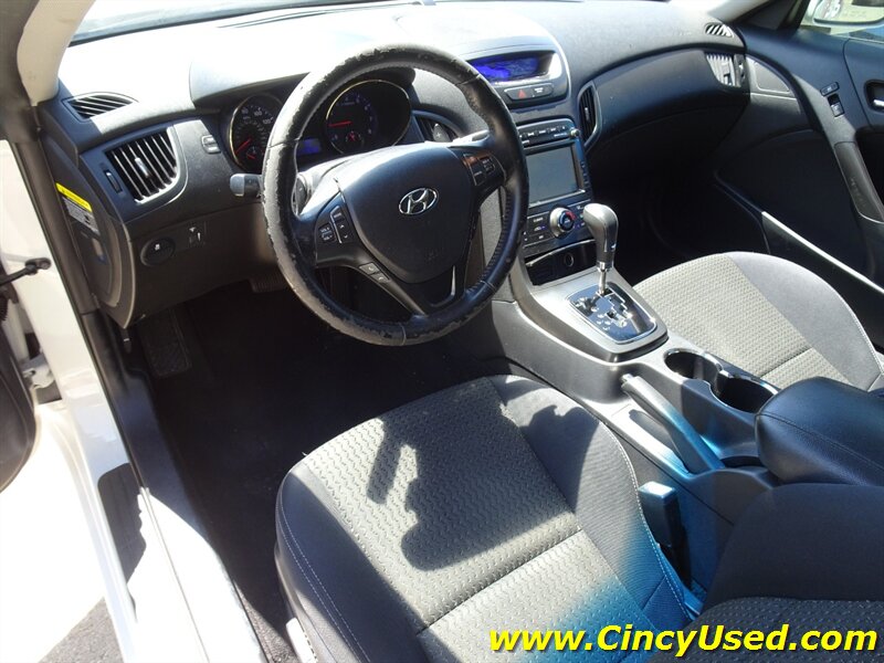2011 Hyundai Genesis 2.0T Premium - Photo 13 - Cincinnati, OH 45255