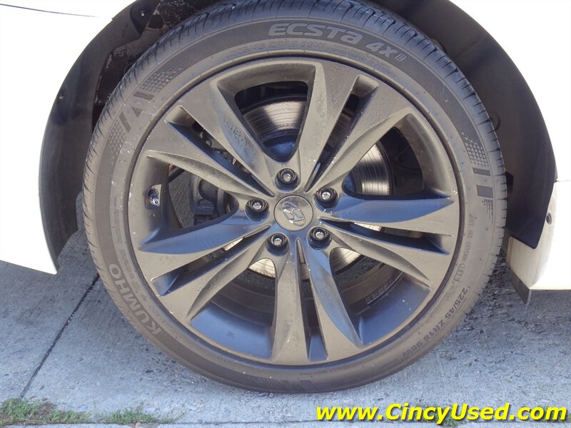 2011 Hyundai Genesis 2.0T Premium - Photo 32 - Cincinnati, OH 45255