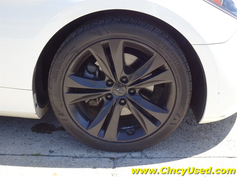 2011 Hyundai Genesis 2.0T Premium - Photo 33 - Cincinnati, OH 45255