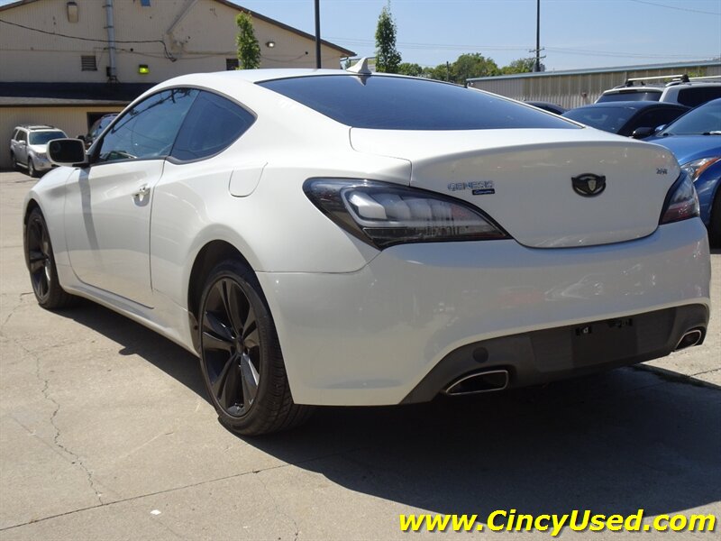 2011 Hyundai Genesis 2.0T Premium - Photo 8 - Cincinnati, OH 45255