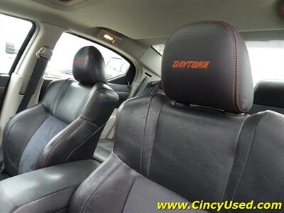 2006 Dodge Charger RT   - Photo 12 - Cincinnati, OH 45255