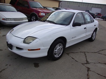 1999 Pontiac Sunfire SE   - Photo 3 - Cincinnati, OH 45255