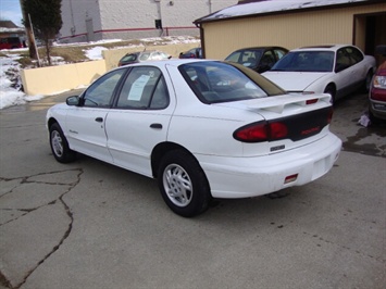 1999 Pontiac Sunfire SE   - Photo 4 - Cincinnati, OH 45255