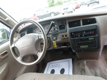 1995 Toyota T100 DX   - Photo 7 - Cincinnati, OH 45255