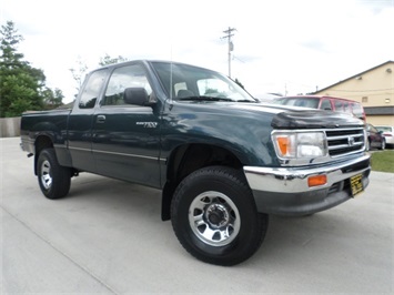 1995 Toyota T100 DX   - Photo 10 - Cincinnati, OH 45255