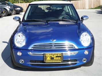 2005 MINI Cooper   - Photo 2 - Cincinnati, OH 45255