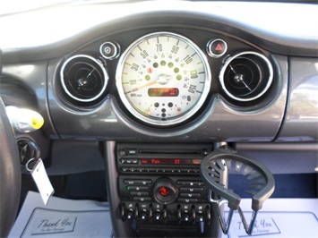 2005 MINI Cooper   - Photo 15 - Cincinnati, OH 45255