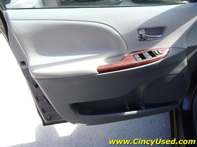 2014 Toyota Sienna XLE 8-Passenger   - Photo 11 - Cincinnati, OH 45255