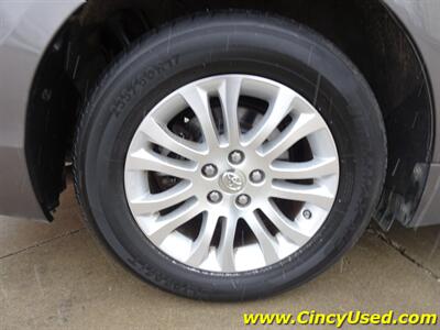 2014 Toyota Sienna XLE 8-Passenger   - Photo 32 - Cincinnati, OH 45255