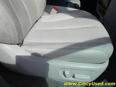 2014 Toyota Sienna XLE 8-Passenger   - Photo 23 - Cincinnati, OH 45255