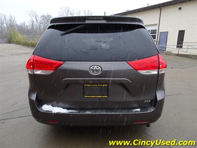 2014 Toyota Sienna XLE 8-Passenger   - Photo 8 - Cincinnati, OH 45255