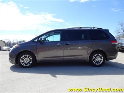 2014 Toyota Sienna XLE 8-Passenger   - Photo 8 - Cincinnati, OH 45255