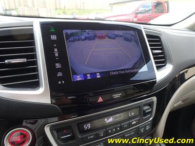 2016 Honda Pilot Touring  3.5L V6 AWD - Photo 20 - Cincinnati, OH 45255