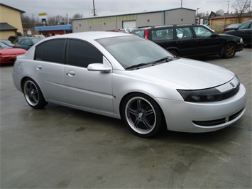 2004 Saturn Ion 2   - Photo 1 - Cincinnati, OH 45255